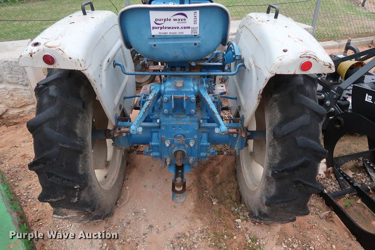 image for item DG3419 1979 Ford 1500 tractor
