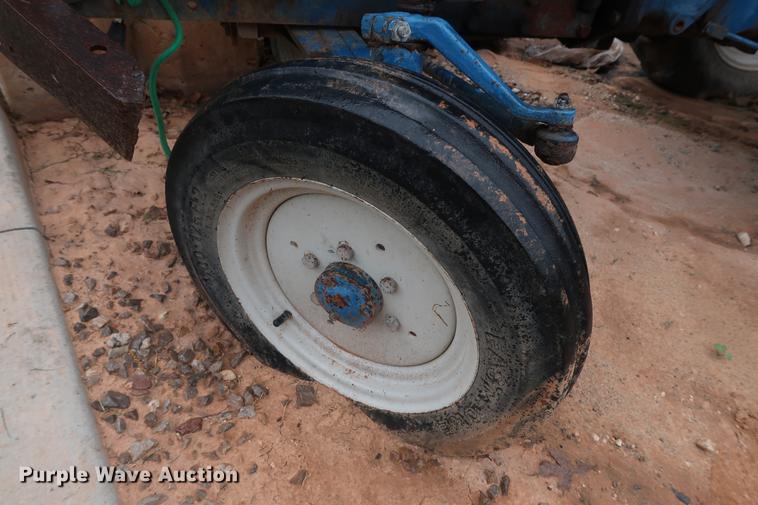 image for item DG3419 1979 Ford 1500 tractor