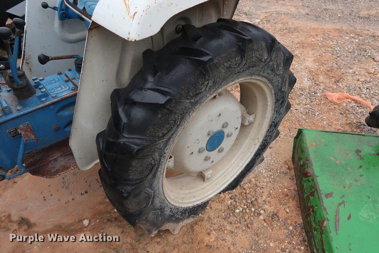image for item DG3419 1979 Ford 1500 tractor