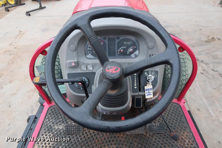 image for item DG3420 2016 Mahindra 2555 MFWD tractor