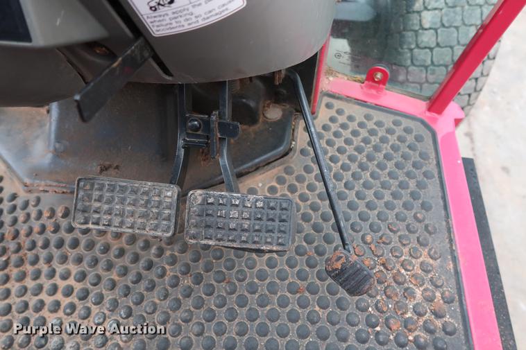 image for item DG3420 2016 Mahindra 2555 MFWD tractor