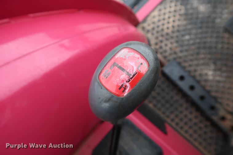 image for item DG3420 2016 Mahindra 2555 MFWD tractor