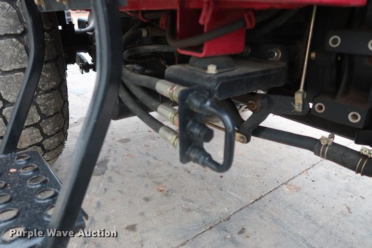 image for item DG3420 2016 Mahindra 2555 MFWD tractor