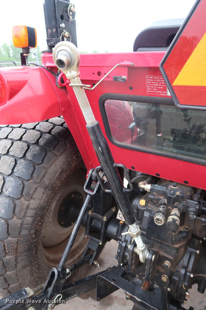 image for item DG3420 2016 Mahindra 2555 MFWD tractor