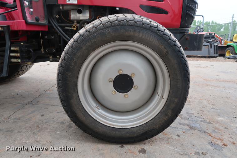 image for item DG3420 2016 Mahindra 2555 MFWD tractor