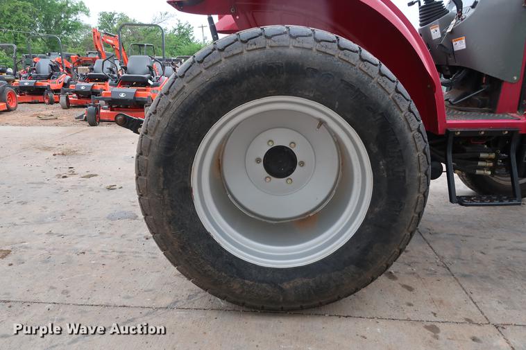 image for item DG3420 2016 Mahindra 2555 MFWD tractor