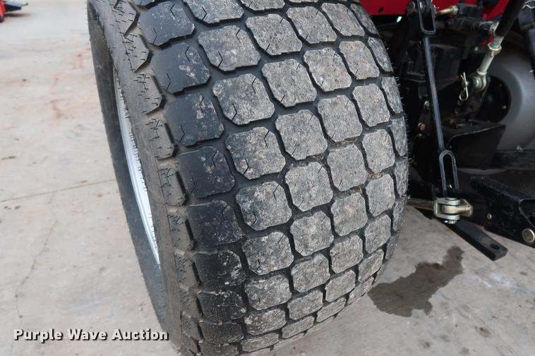 image for item DG3420 2016 Mahindra 2555 MFWD tractor