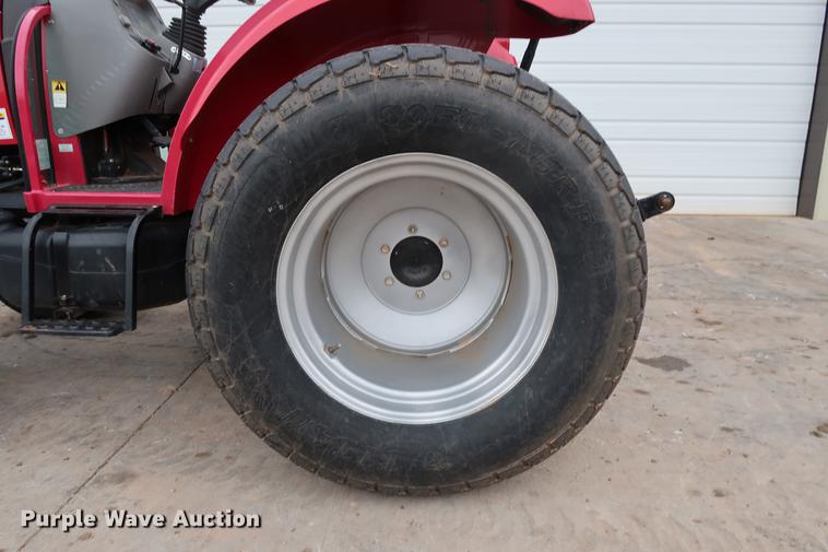 image for item DG3420 2016 Mahindra 2555 MFWD tractor