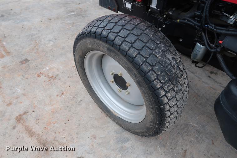 image for item DG3420 2016 Mahindra 2555 MFWD tractor