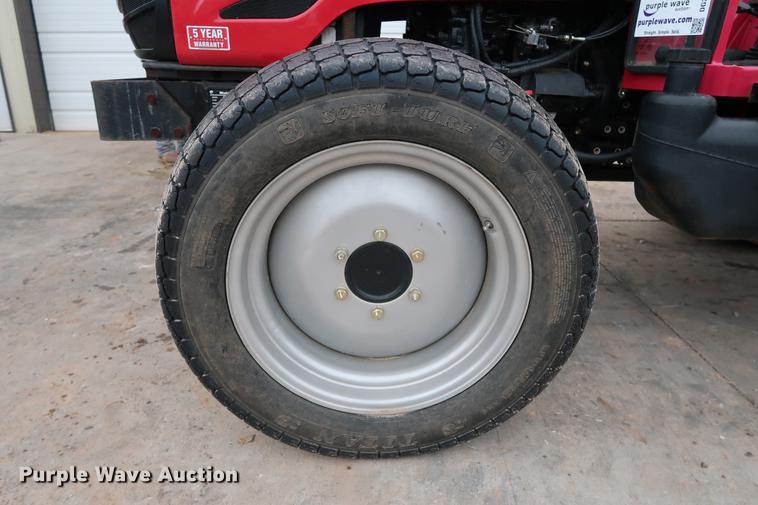 image for item DG3420 2016 Mahindra 2555 MFWD tractor