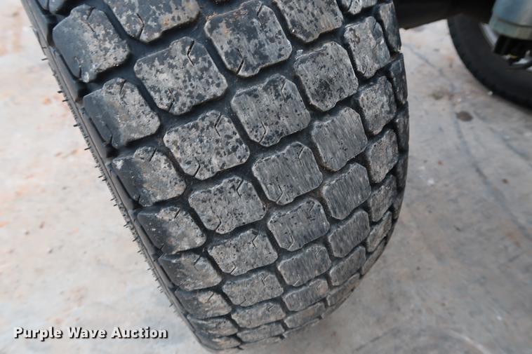 image for item DG3420 2016 Mahindra 2555 MFWD tractor