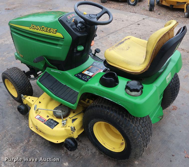 image for item DG3425 2002 John Deere LX289 lawn mower