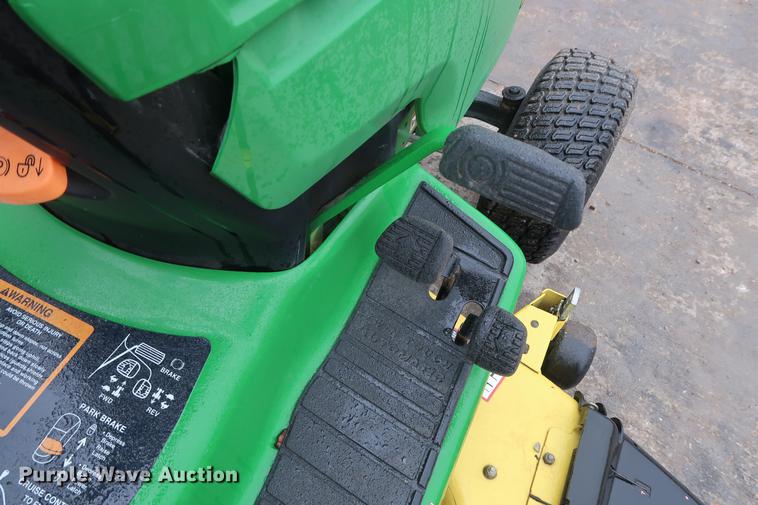 image for item DG3425 2002 John Deere LX289 lawn mower