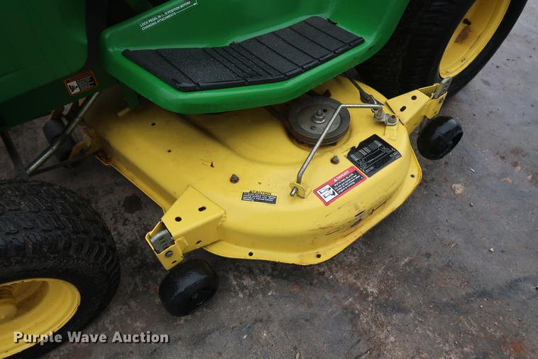 image for item DG3425 2002 John Deere LX289 lawn mower