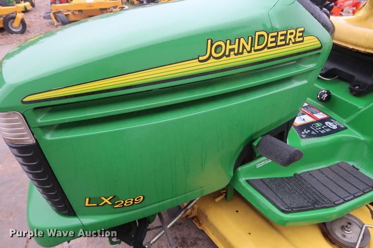image for item DG3425 2002 John Deere LX289 lawn mower