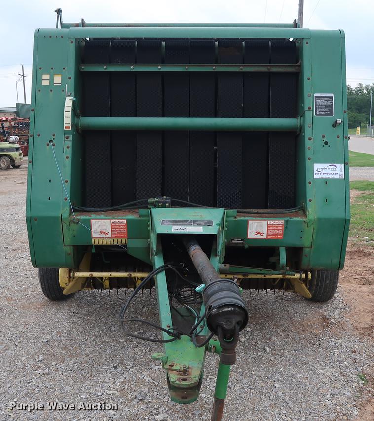 image for item DG3429 John Deere 375 round baler