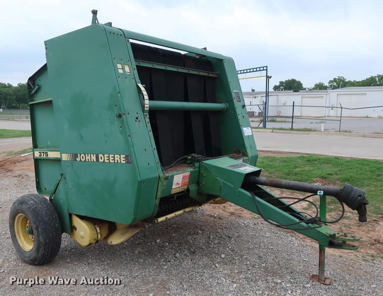 image for item DG3429 John Deere 375 round baler