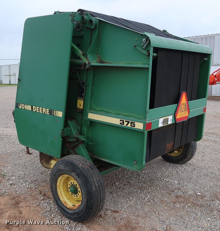 image for item DG3429 John Deere 375 round baler