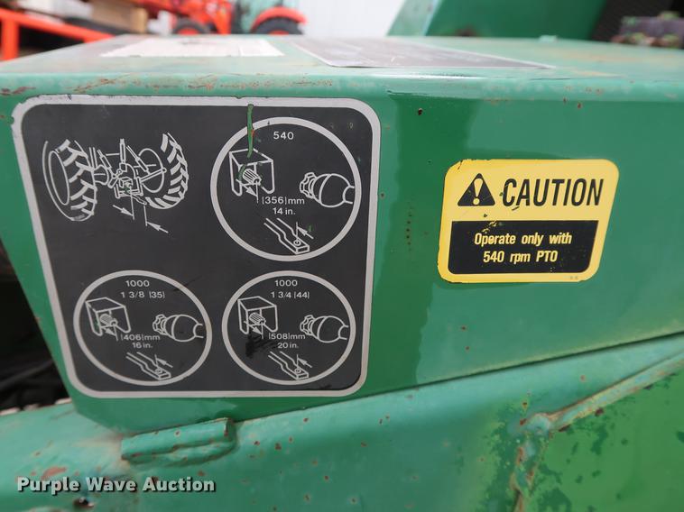 image for item DG3429 John Deere 375 round baler