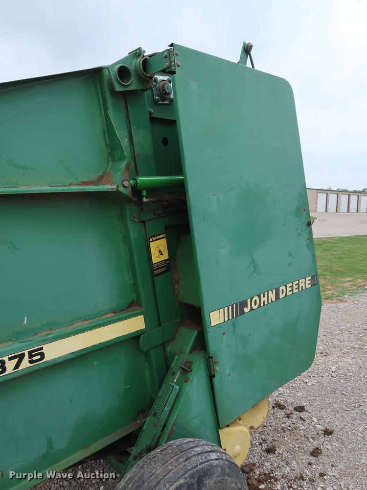 image for item DG3429 John Deere 375 round baler