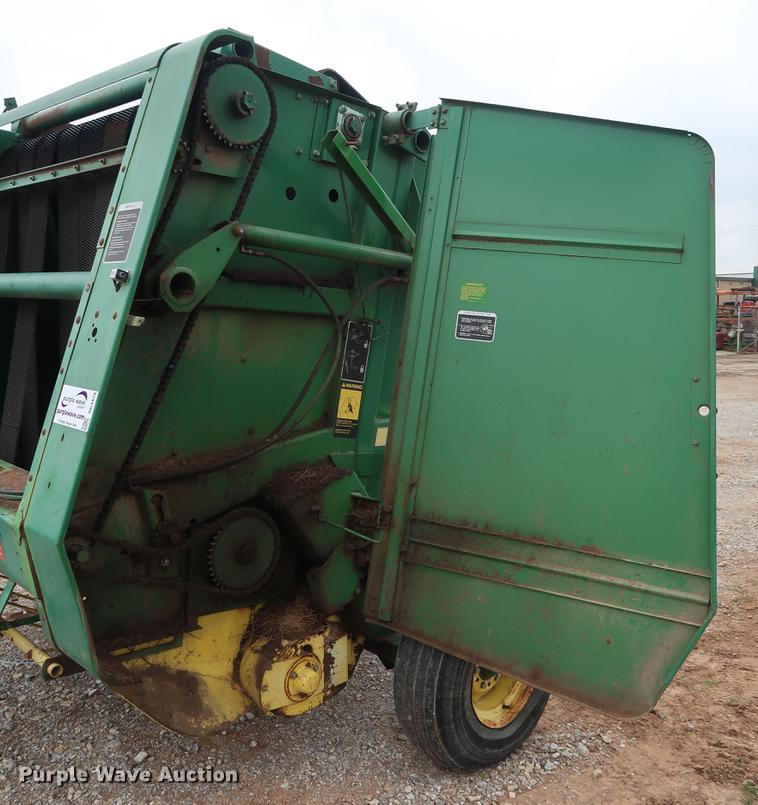 image for item DG3429 John Deere 375 round baler