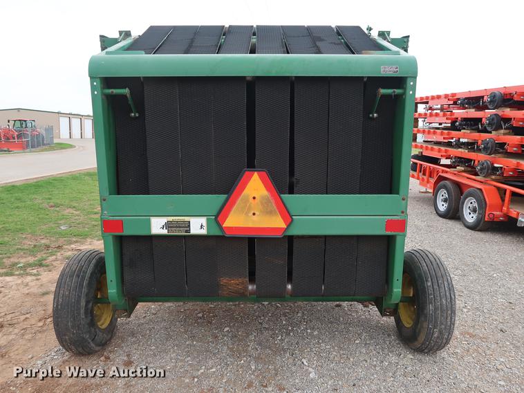 image for item DG3429 John Deere 375 round baler