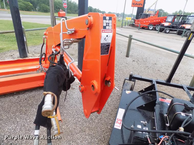 image for item DG3431 Kubota LA525 loader