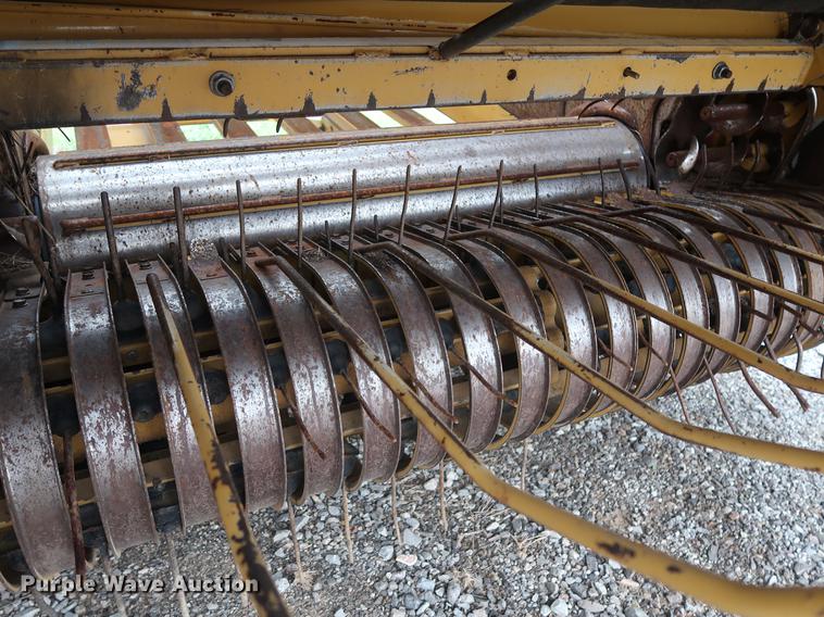 image for item DG3433 2005 Vermeer 604M round baler