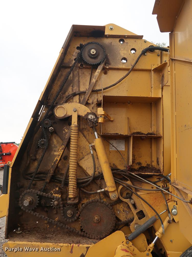 image for item DG3433 2005 Vermeer 604M round baler