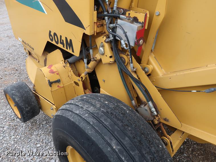 image for item DG3433 2005 Vermeer 604M round baler