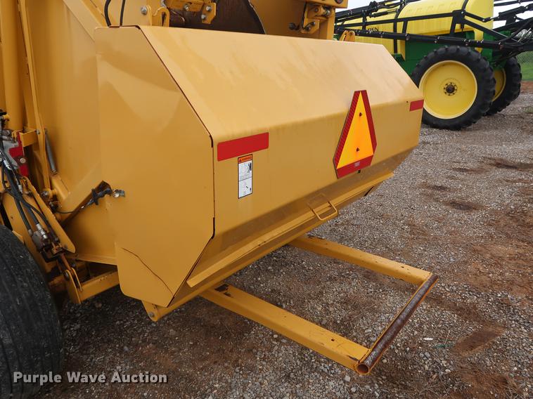 image for item DG3433 2005 Vermeer 604M round baler