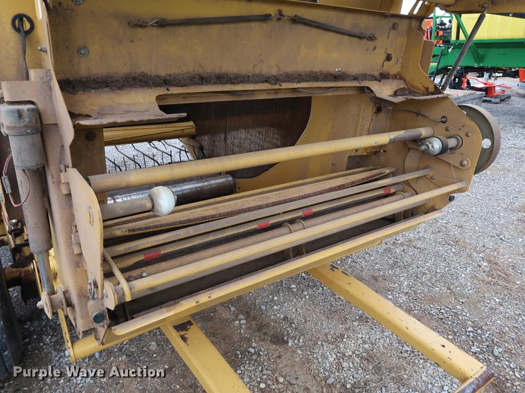 image for item DG3433 2005 Vermeer 604M round baler