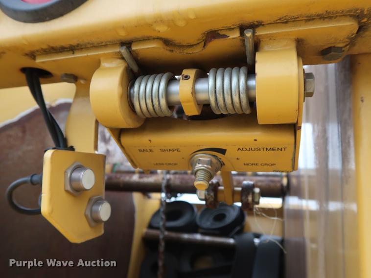 image for item DG3433 2005 Vermeer 604M round baler