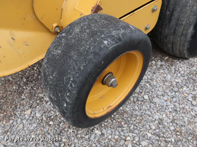 image for item DG3433 2005 Vermeer 604M round baler