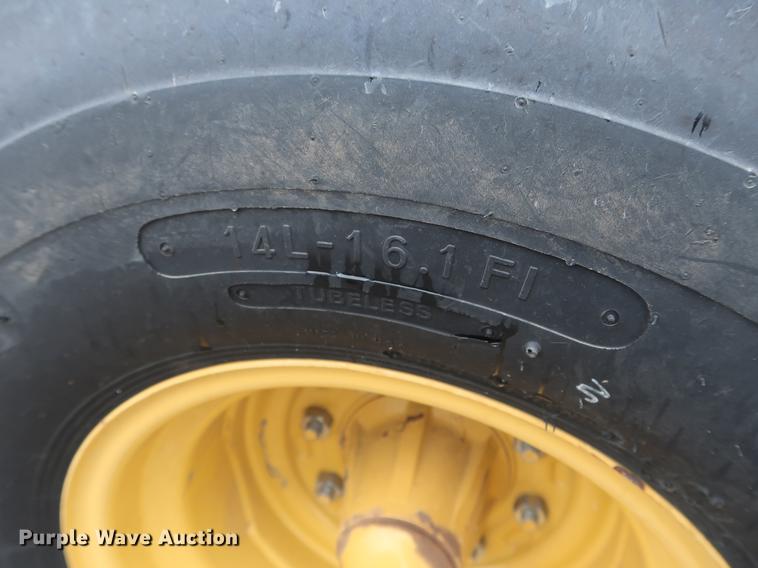 image for item DG3433 2005 Vermeer 604M round baler