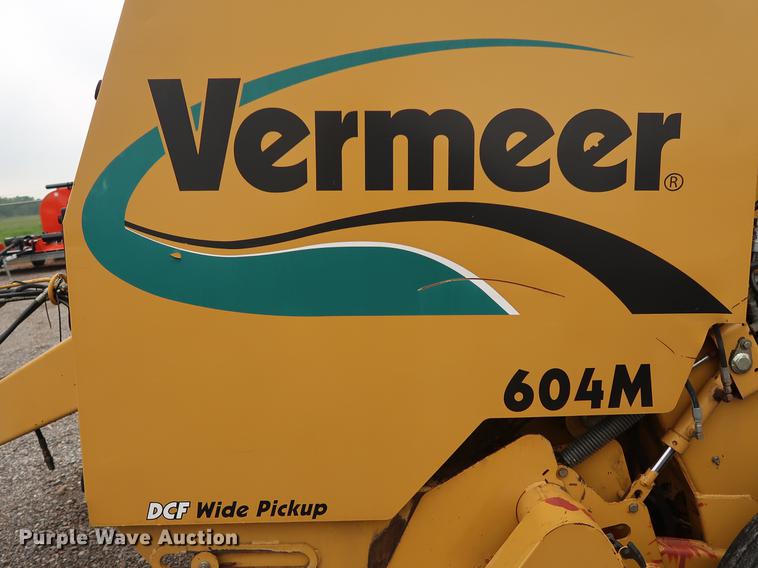 image for item DG3433 2005 Vermeer 604M round baler