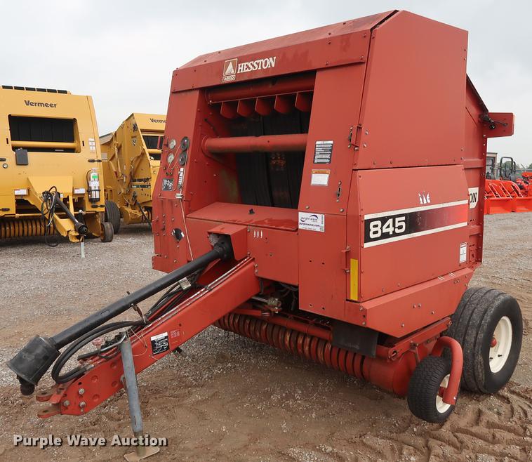 image for item DG3434 1999 Hesston 845 round baler
