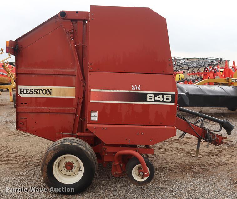 image for item DG3434 1999 Hesston 845 round baler