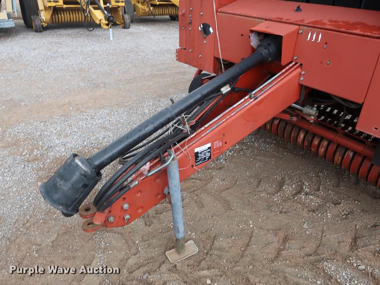 image for item DG3434 1999 Hesston 845 round baler
