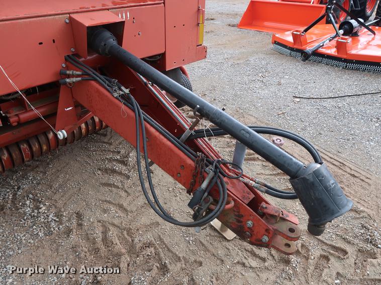 image for item DG3434 1999 Hesston 845 round baler