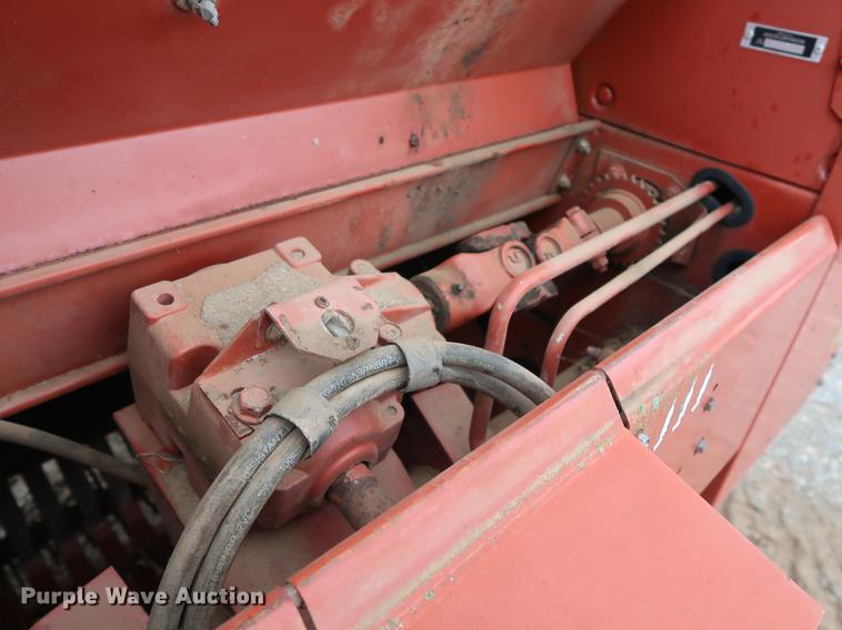 image for item DG3434 1999 Hesston 845 round baler