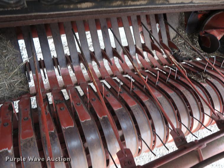 image for item DG3434 1999 Hesston 845 round baler