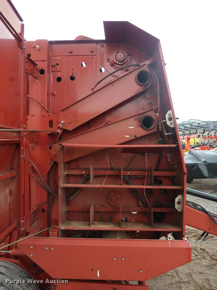 image for item DG3434 1999 Hesston 845 round baler