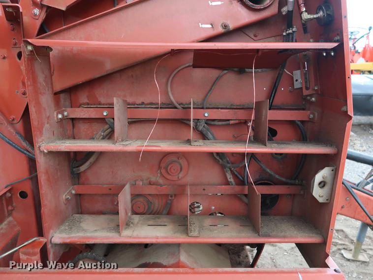 image for item DG3434 1999 Hesston 845 round baler