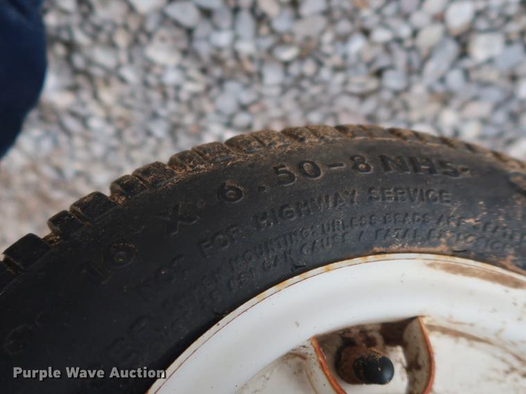 image for item DG3434 1999 Hesston 845 round baler