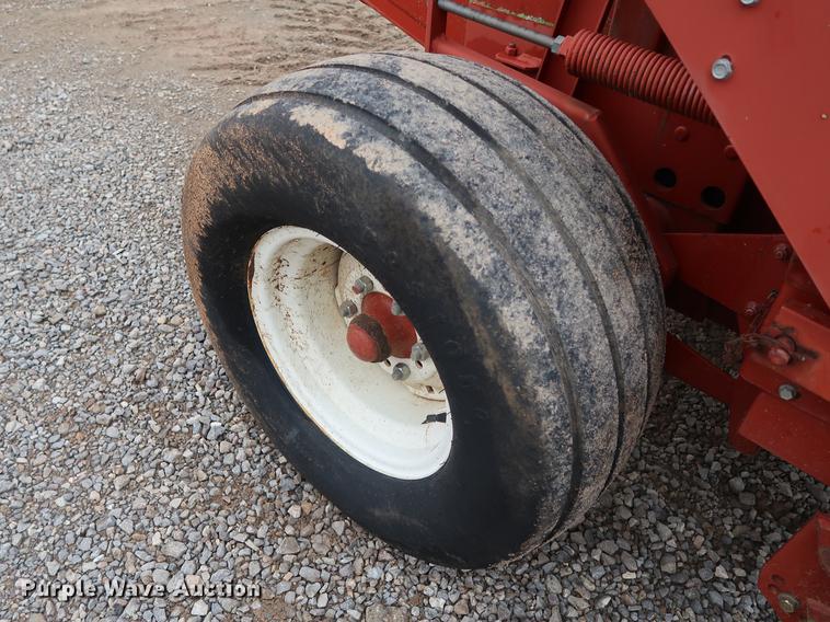 image for item DG3434 1999 Hesston 845 round baler