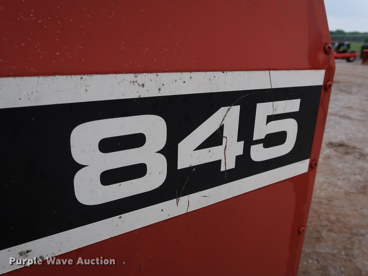 image for item DG3434 1999 Hesston 845 round baler