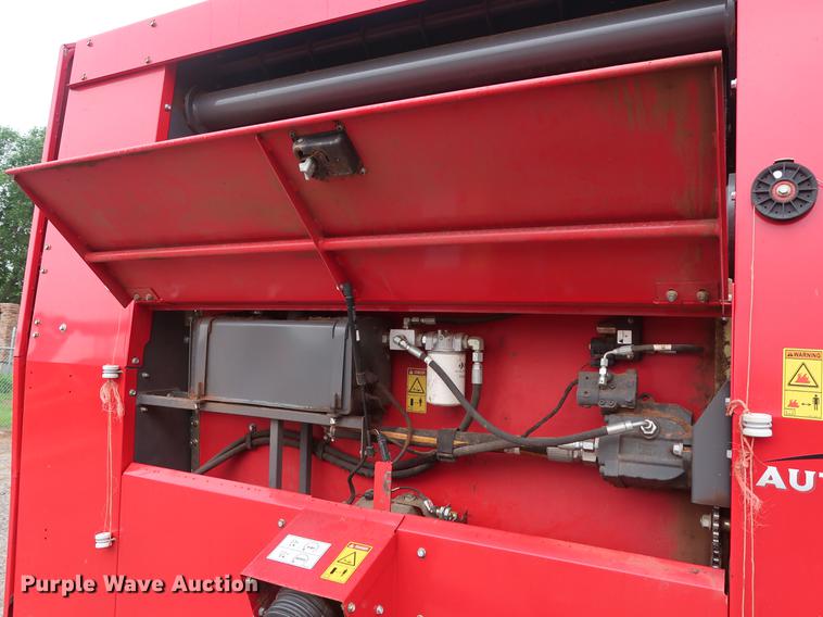 image for item DG3435 2014 Massey-Ferguson 2956A round baler