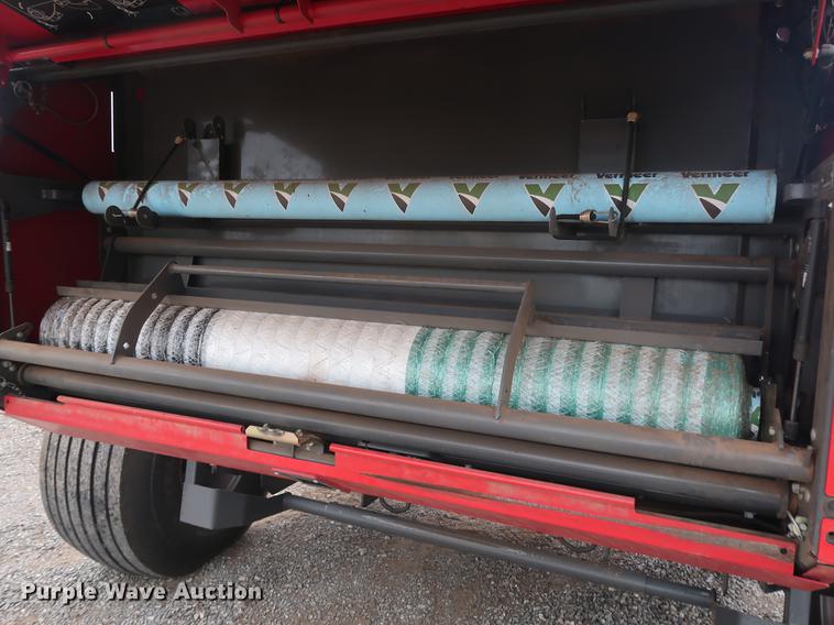 image for item DG3435 2014 Massey-Ferguson 2956A round baler