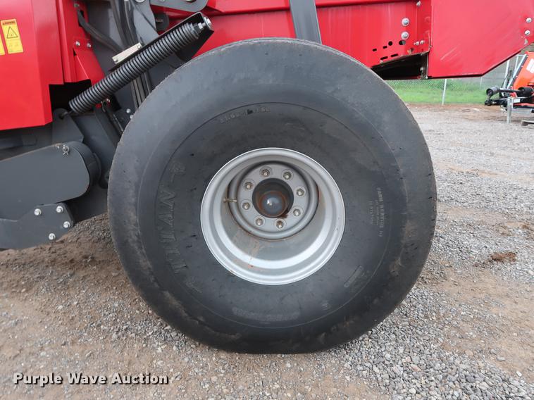 image for item DG3435 2014 Massey-Ferguson 2956A round baler